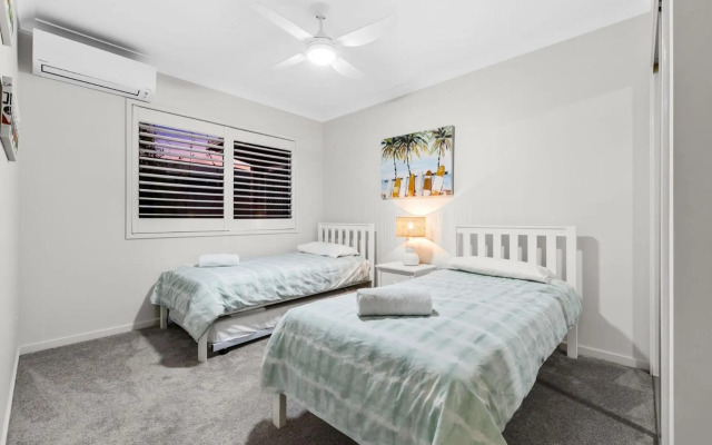 Salty Pause @ Bondi House