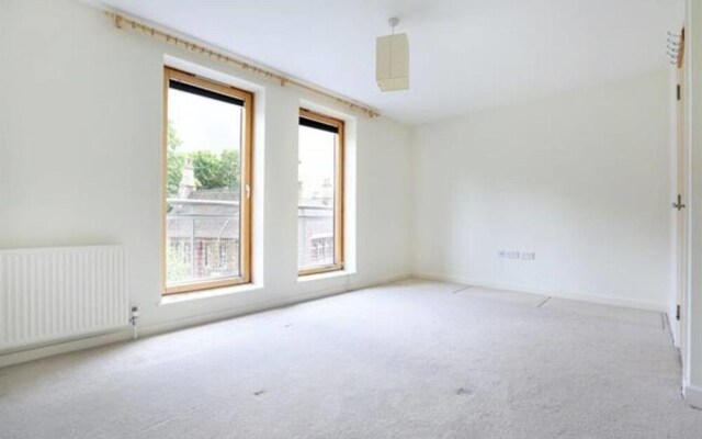 Modern and trendy 4 bed townhouse in Bristol