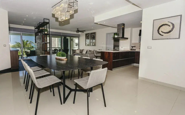 Casa Lanai 4 Bedroom Condo by RedAwning