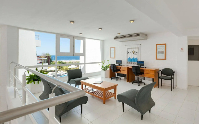 Las Olas Resort