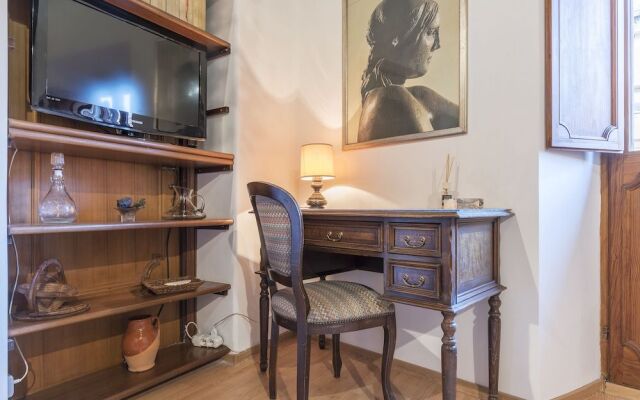 Montecitorio & Pantheon Stylish Flat