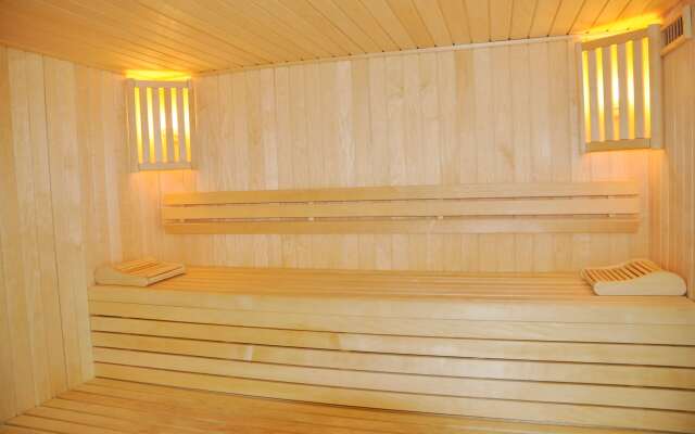 Golden Tulip Pornic Suites