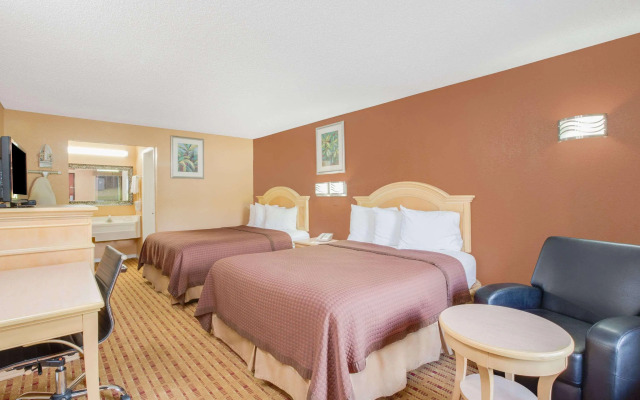 Columbus Inn and Suites
