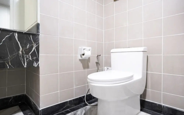 Chinatown Centra by Favstay