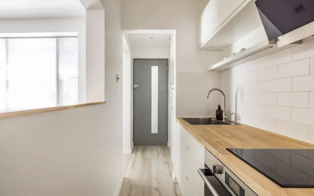 Light-filled Studio With AC - Earl s Court