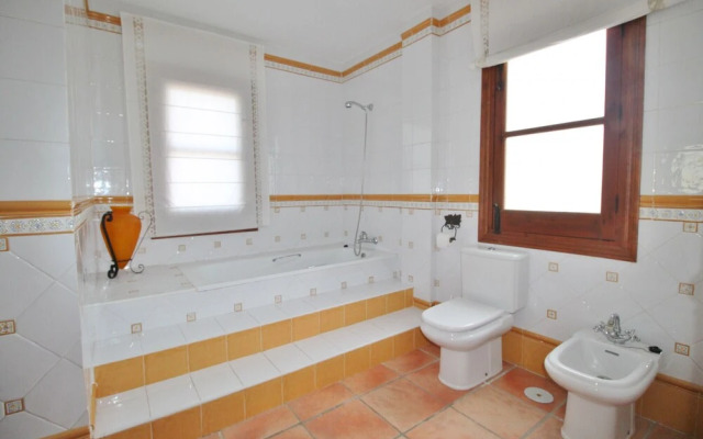 1055 Villa Cerrillo
