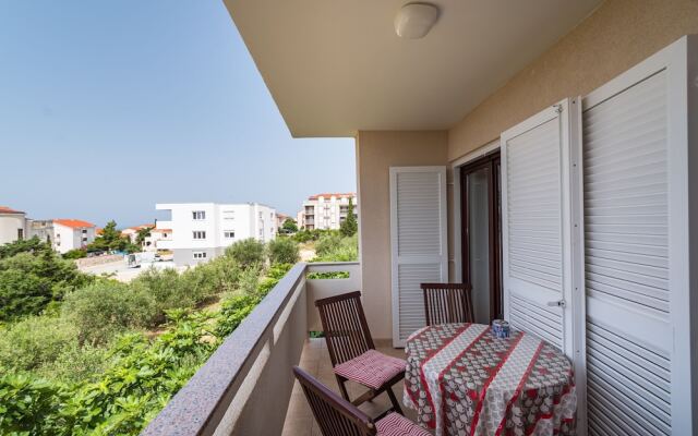 Apartment Ljubica With Nice Garden 1