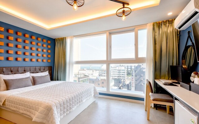 The SWEET Hotel