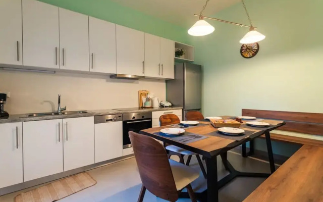 Upscale Modern Escape in the Historic Center