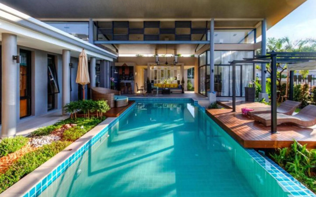 Ibiscus Villa by Jetta