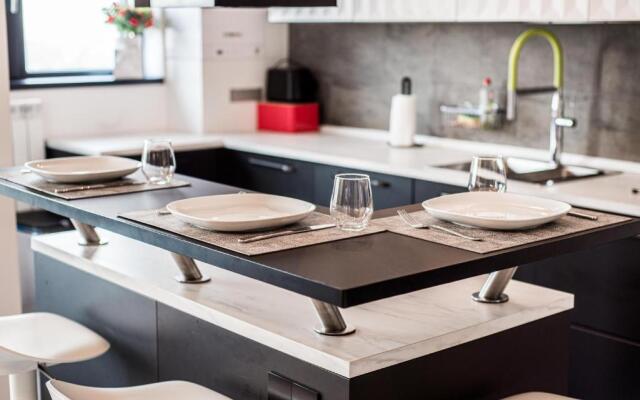 2-Room Penthouse Plaza Residence P1