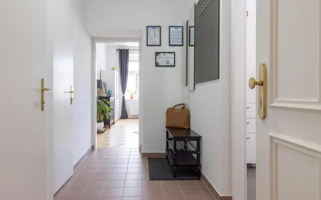 Yeshello Vienna Central Station Apartment
