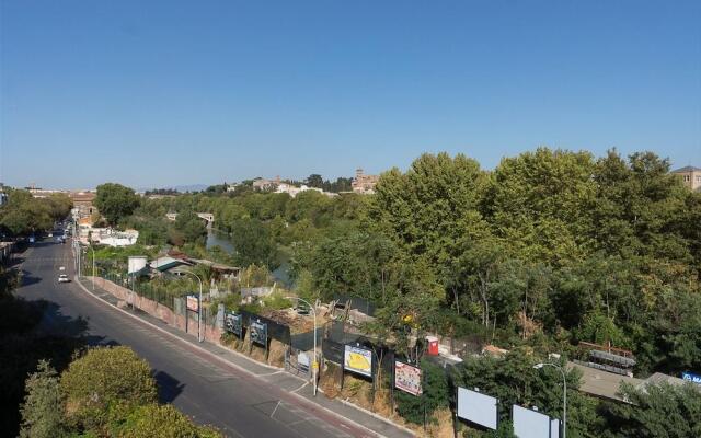 Porta Portese Apartment