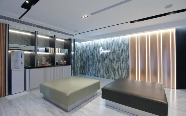 Hotel B