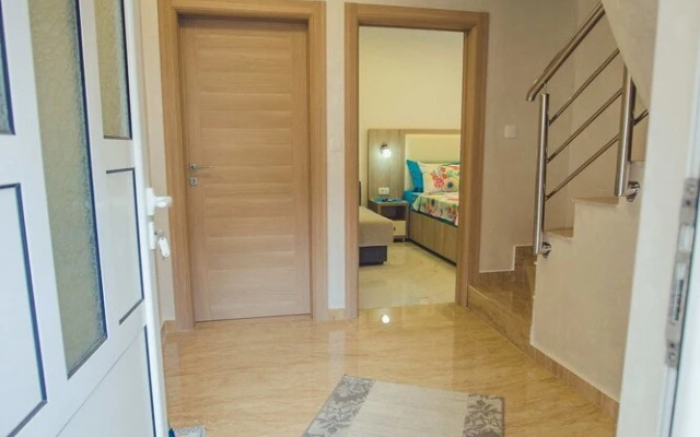 Nino Superior, One Bedroom Apartment With Terrace, No.3