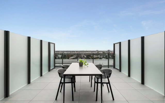 Hobson Apartments by Urban Rest