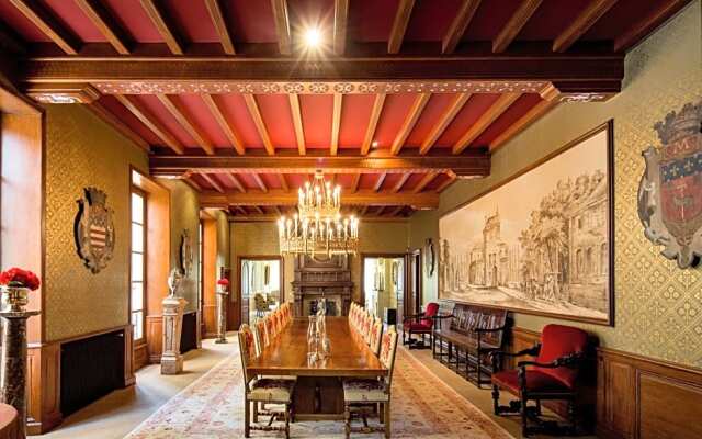 Château La Tour Carnet - B.Magrez Luxury Wine Experience