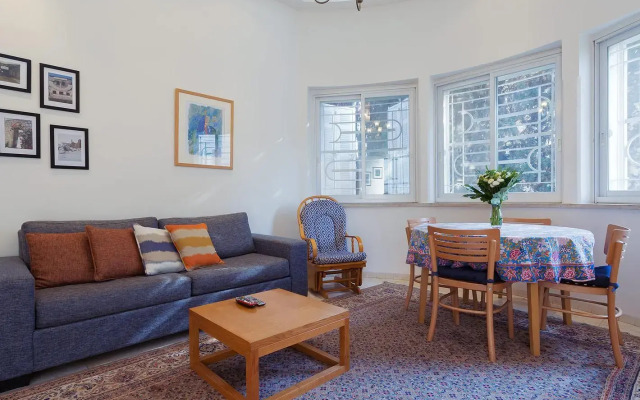 Colony Suites - Levant Apartment