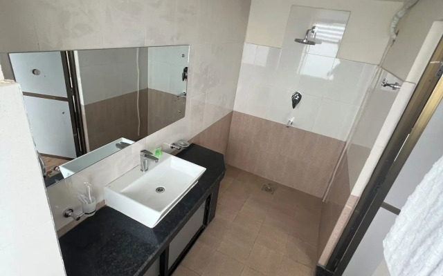 Ratna Giri Resort