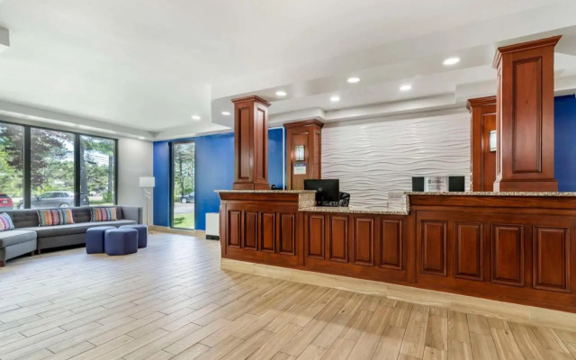 Parkwood Inn Magnuson Grand