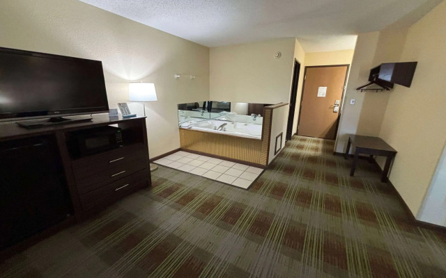 Super 8 by Wyndham Lincoln