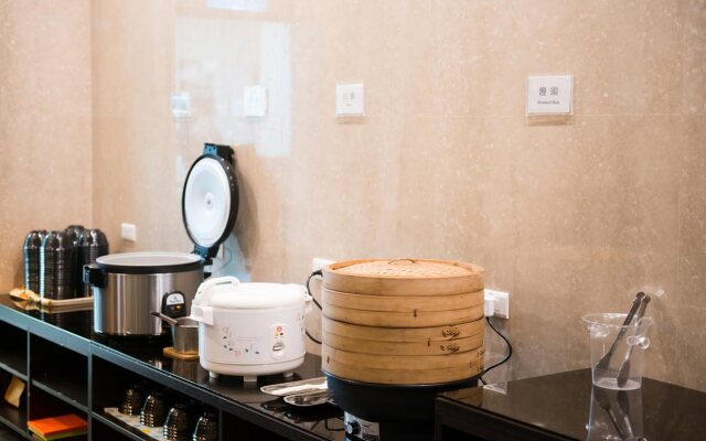Qin Hai Hotel