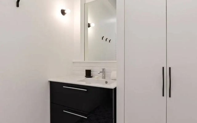 Contemporary & Comfortable 2 Bedroom Apartment in Paris