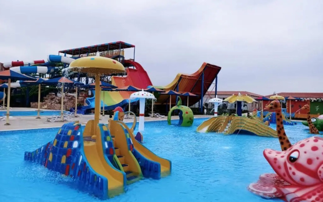 Hawaii Paradise Aqua Park Resort