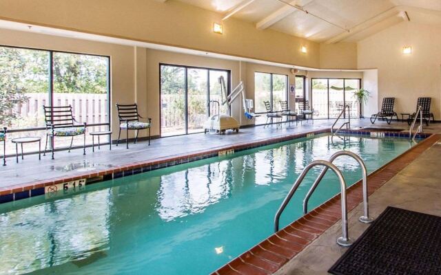 Comfort Inn & Suites