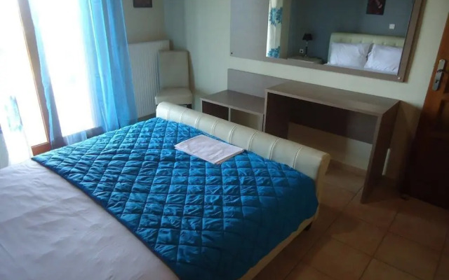 Traditional Villa Gardenia in Skiathos