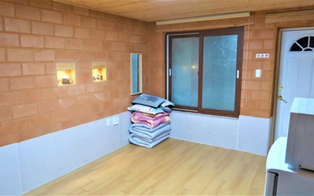 Wonju Gamaksan Hwangtobang Pension