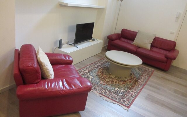 Garibaldi Luxury Home - Royal Solution