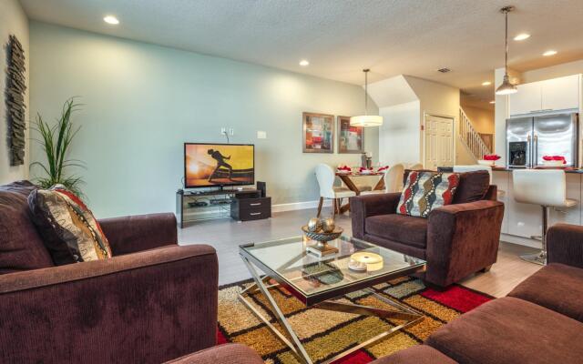 Nice and pleasant townhome villa with private pool near Disney