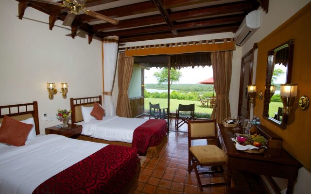 Paraa Safari Lodge