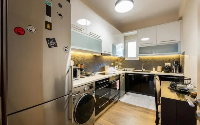 2bed renovated flat close to Ampelokipoi metro