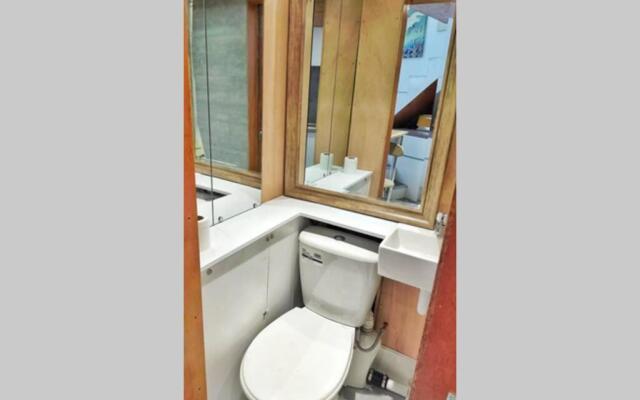 Cute & Cosy Loft-Style Studio close to Beach