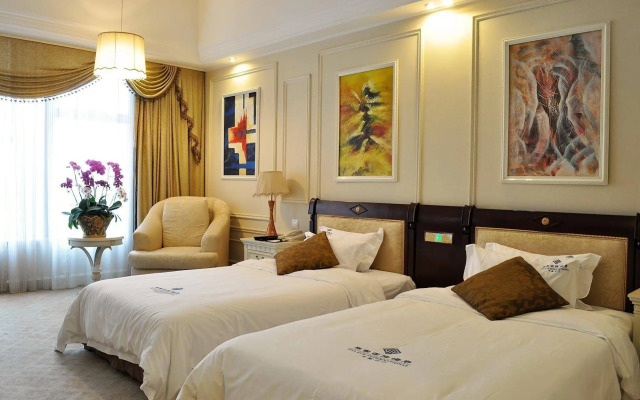 Palace International Hotel