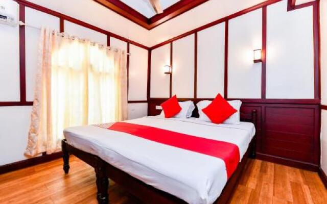 OYO 25089 Gold River Indraprastha Houseboat