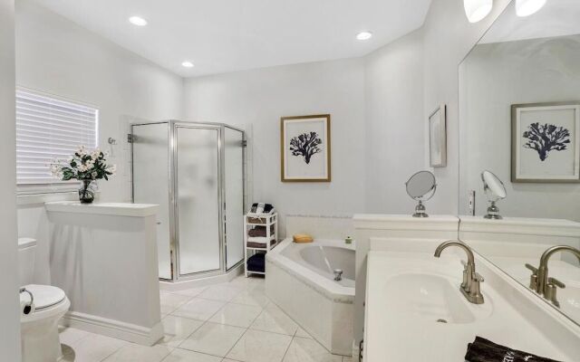 Lovely Pet-friendly Waterfront Home With Pool and Dock