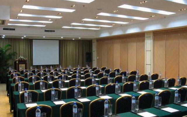 Wuhan Meilian Holiday Hotel
