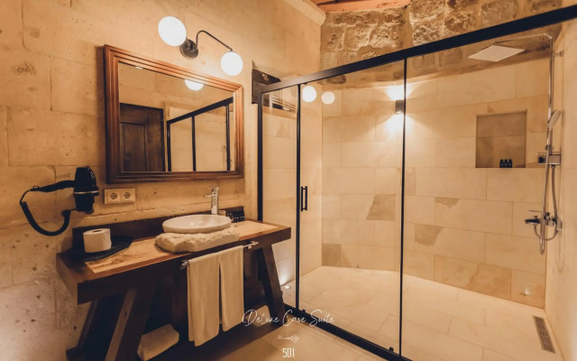 Nino Cave Suites