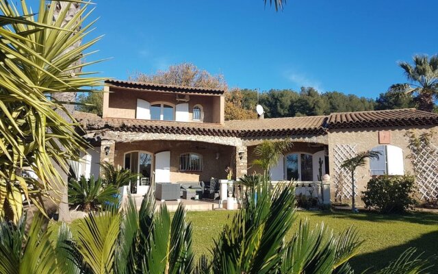 Villa With 5 Bedrooms In Carqueiranne, With Private Pool, Furnished Terrace And Wifi 5 Km From The Beach