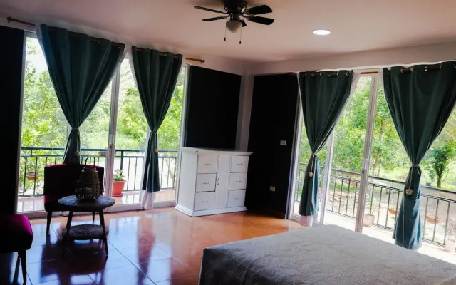 Zoila's Suite Escape