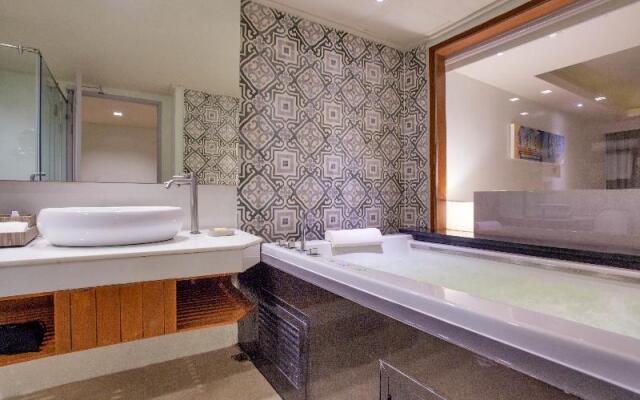 U Zenmaya Phuket Resort