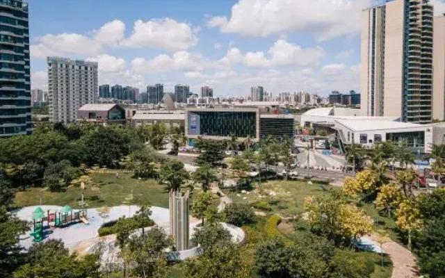 Feng Attitude Hotel (Haikou Xinyi Island Bihai Yintan Branch)