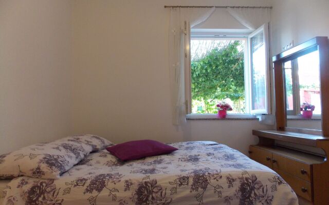Holiday house Andro - with parking : Bibinje, Zadar riviera
