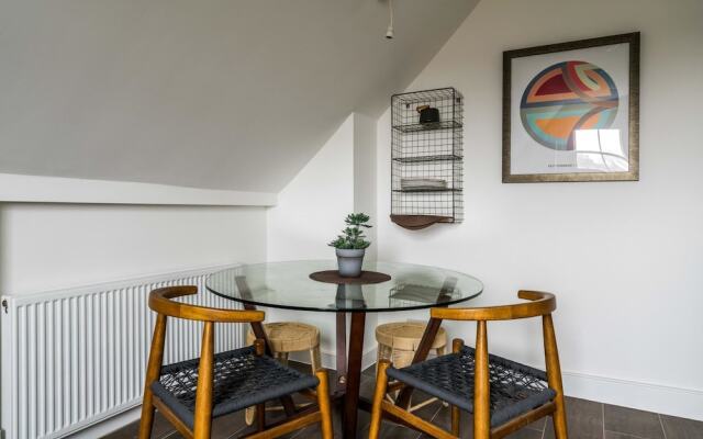 NEW Bohemian 2 Bedroom Victorian Flat in Dalston