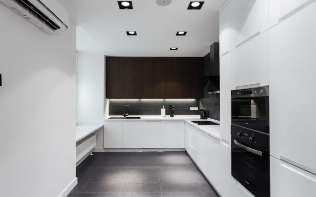 Апартаменты Royal, Приморский бул., 1