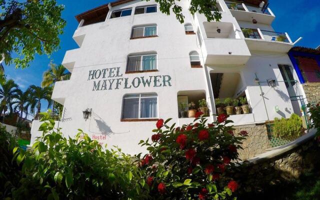 Mayflower Hotel & Hostal