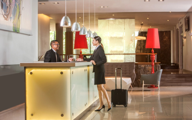 Hennessy Park Hotel